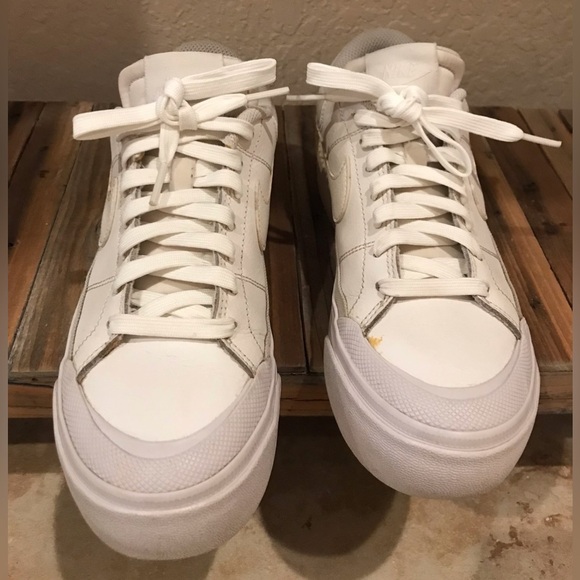 *NIKE* Court Legacy Lift Women's Triple White Platform Sneakers (Size 6.5) - Picture 4 of 16